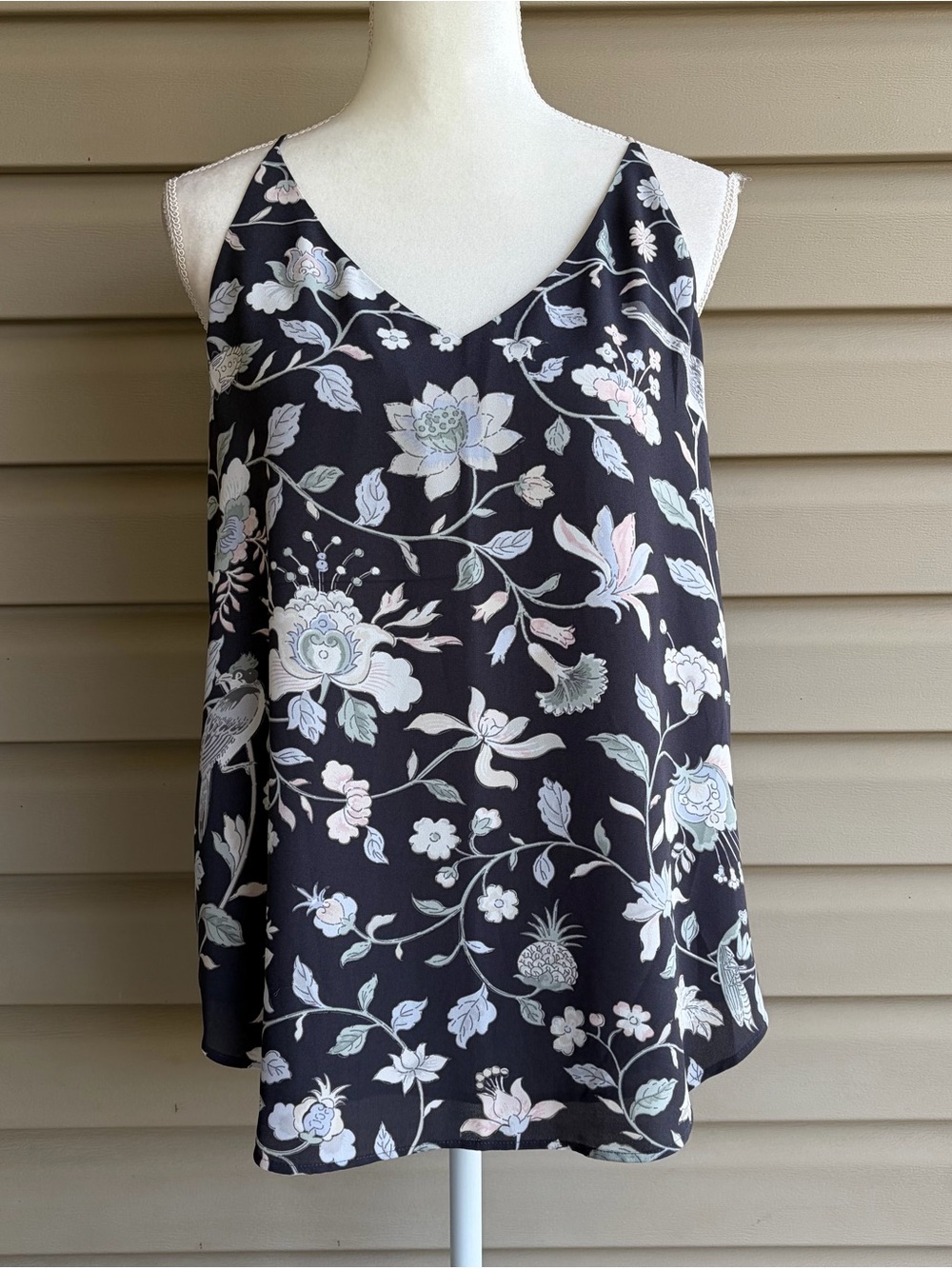 •LOFT• Gray Floral Botanical Print Sleeveless Blouse - Size Medium